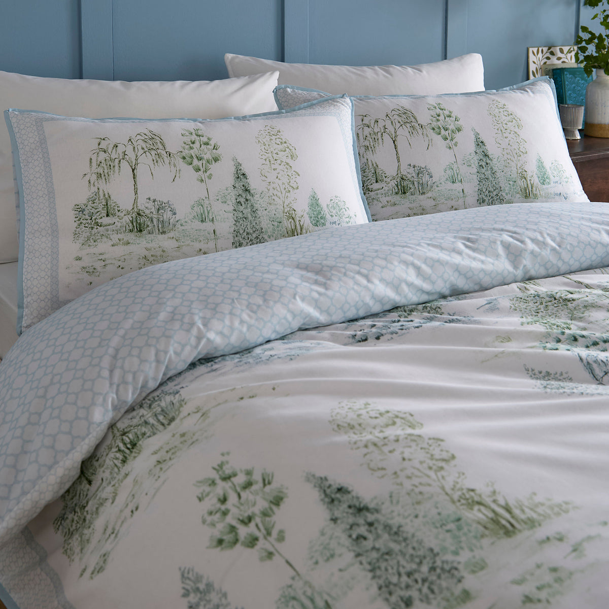 Appletree Willow Tree Scene Duvet Cover Bedding Set Blue