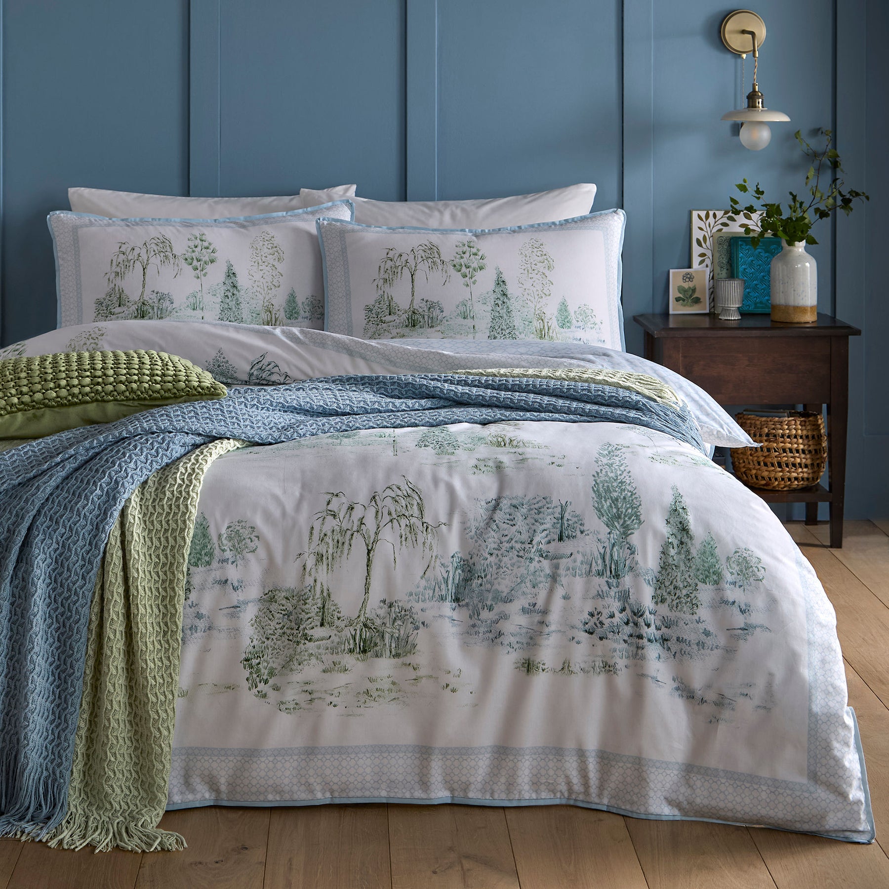 Appletree Willow Tree Scene Duvet Cover Bedding Set Blue