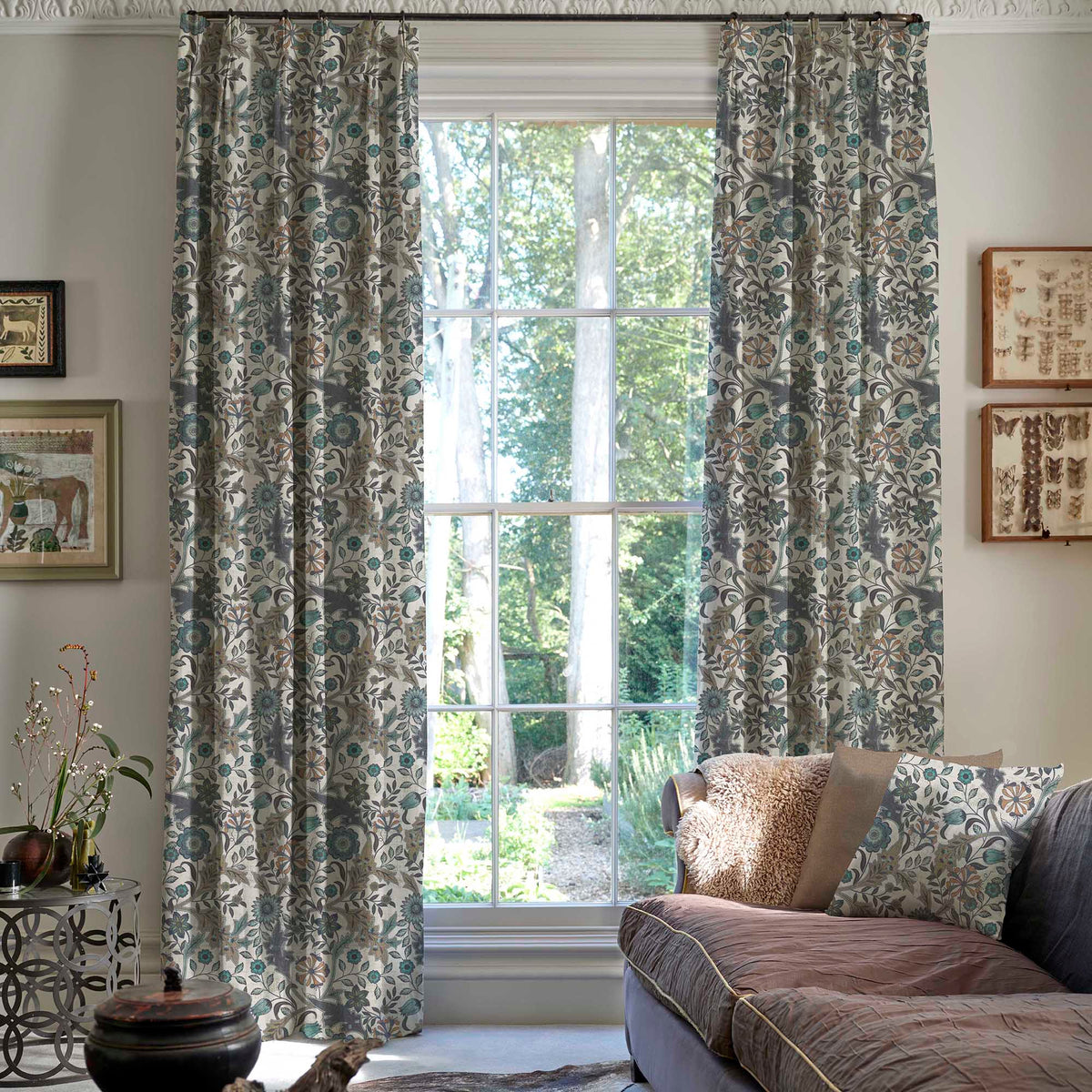 Linda Barker Home Agra Made To Measure Roman Blind Saphire