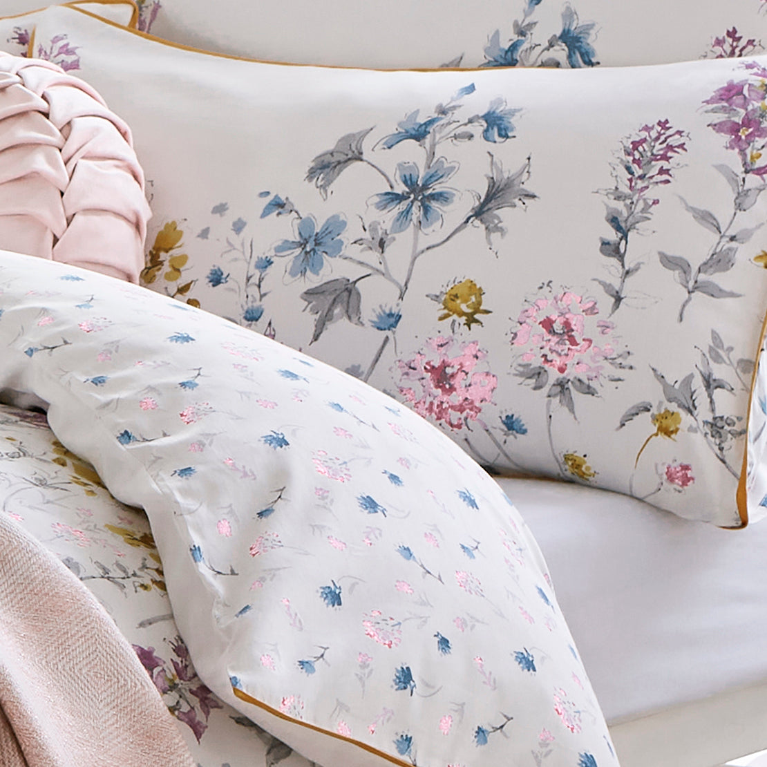 Laura Ashley Wild Meadow Pillowcase Housewife Multi
