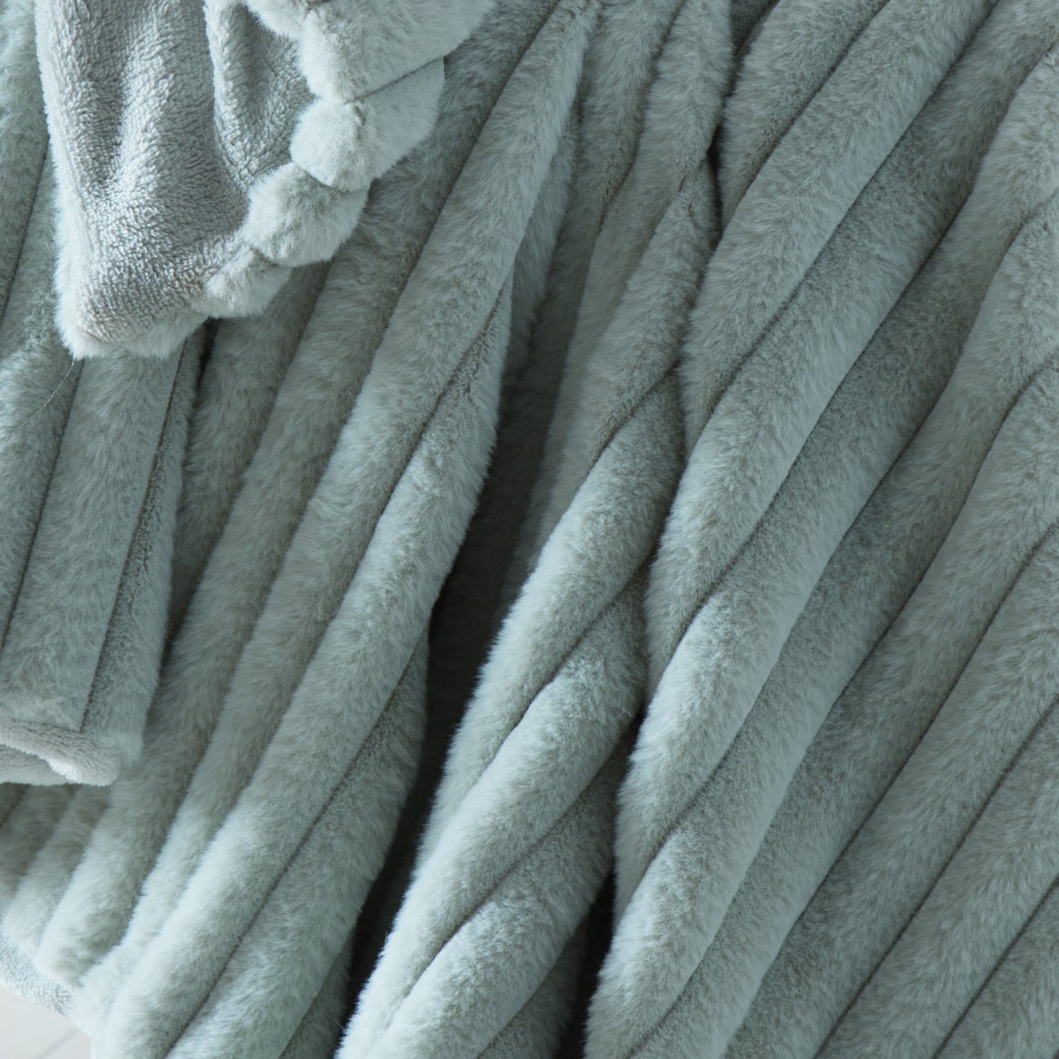 Appletree Morritz 130cm x 180cm Throw Green