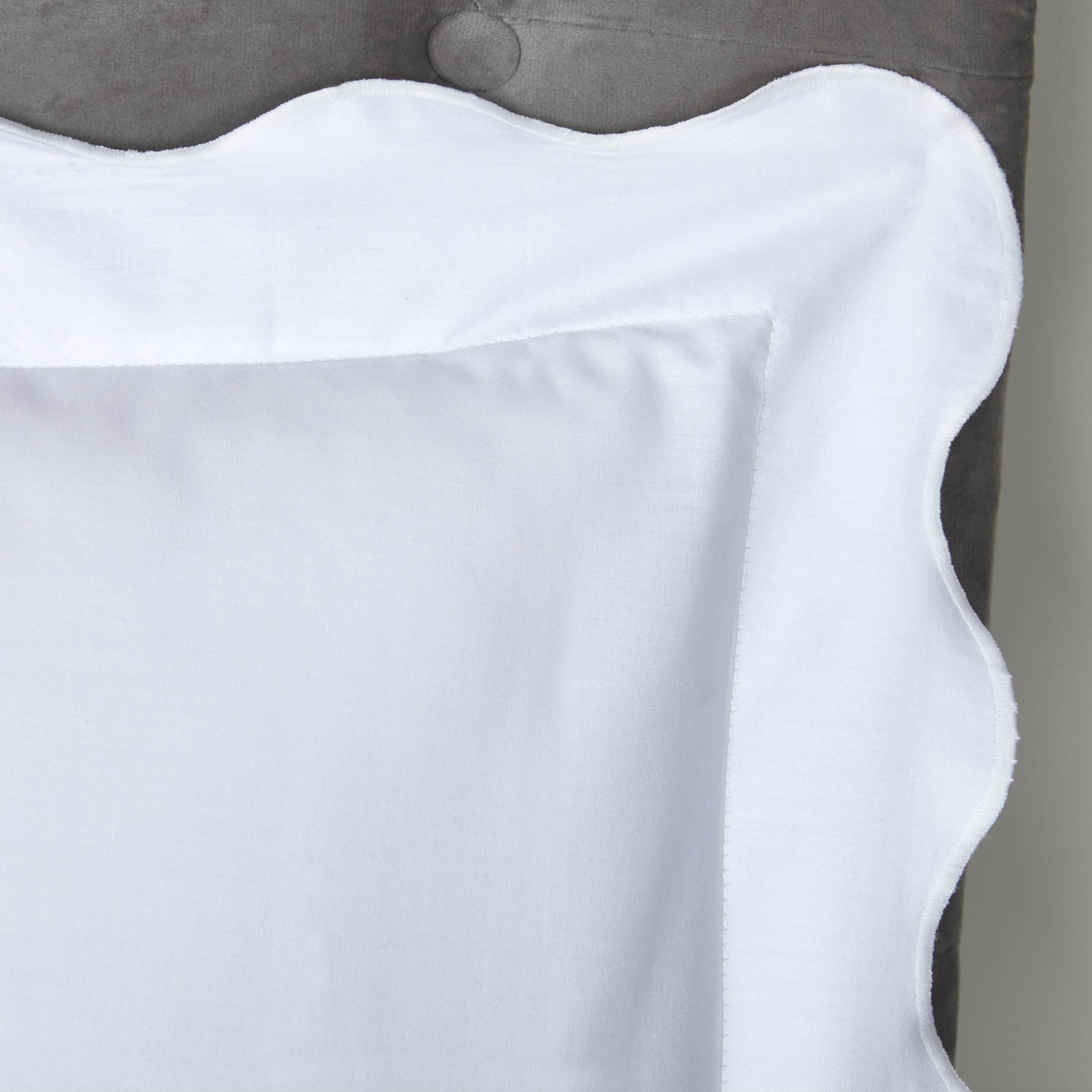 Appletree Boutique Scallop Edge Duvet Cover Bedding Set White