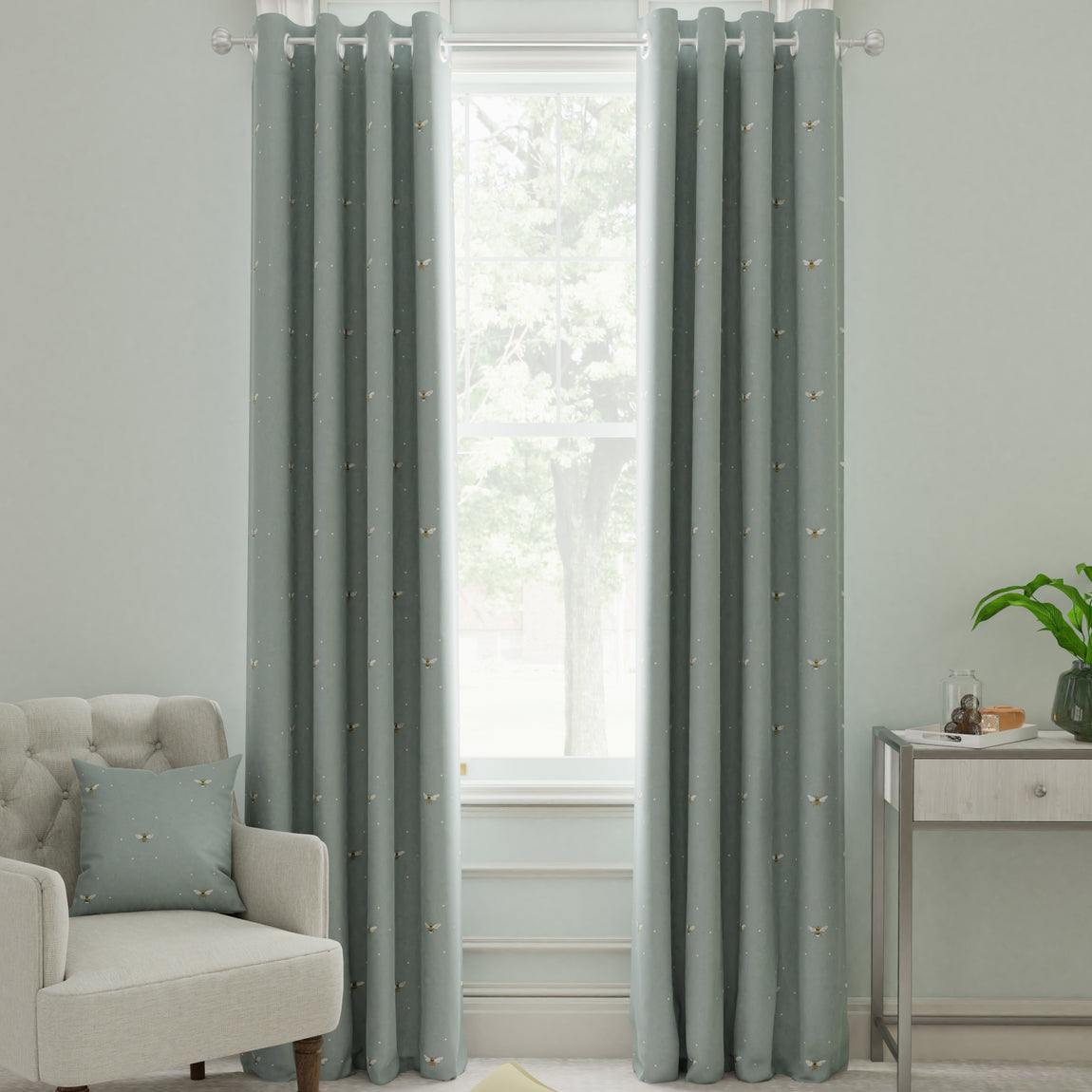 Sophie Allport Bees Made to Measure Curtain Sky