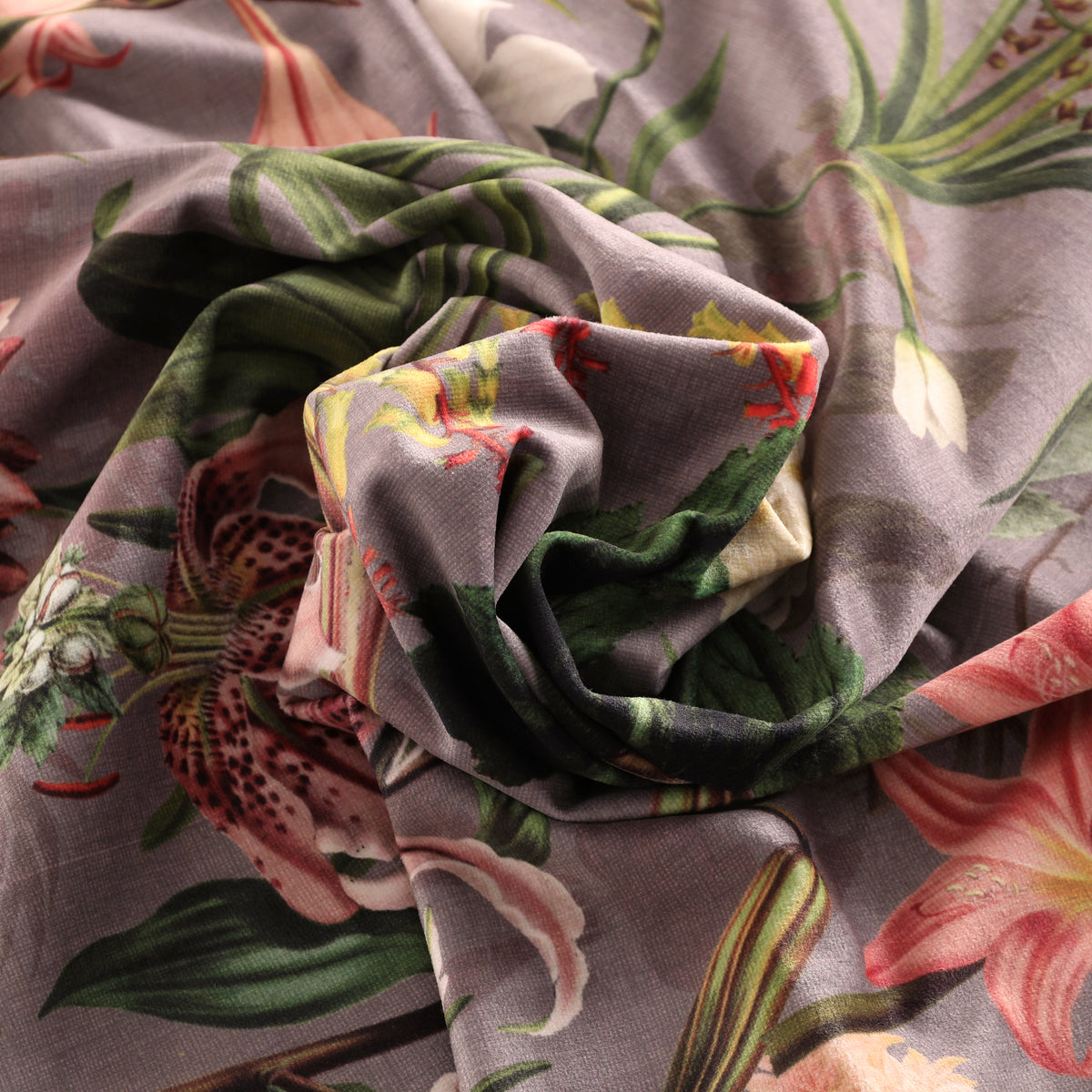 Linda Barker Grandi Floral Velvet Fabric Silver Lavender