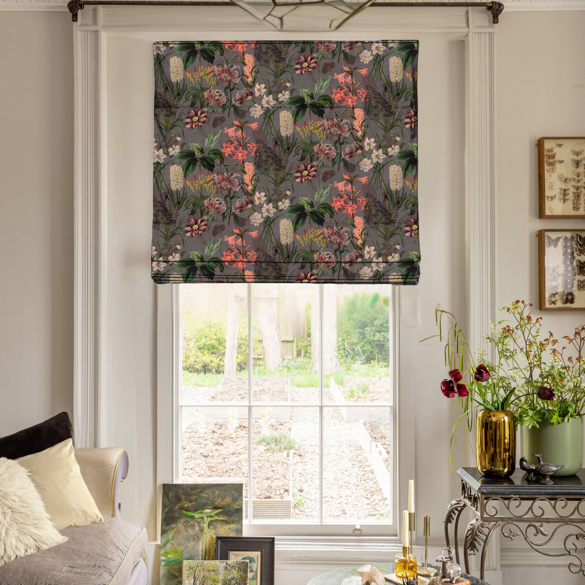 Linda Barker Grandi Floral Velvet Made To Measure Roman Blind Silver Lavender