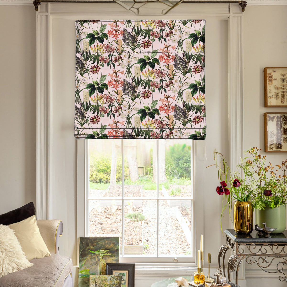 Linda Barker Grandi Floral Velvet Made To Measure Roman Blind Champagne