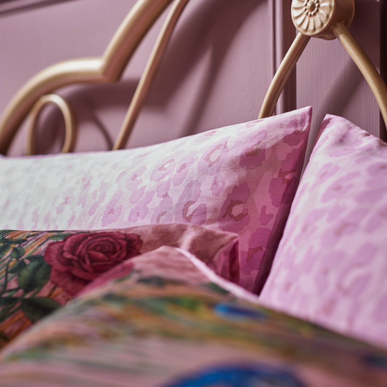 Matthew Williamson Xanadu Peacock Leopard Pillowcase Pink