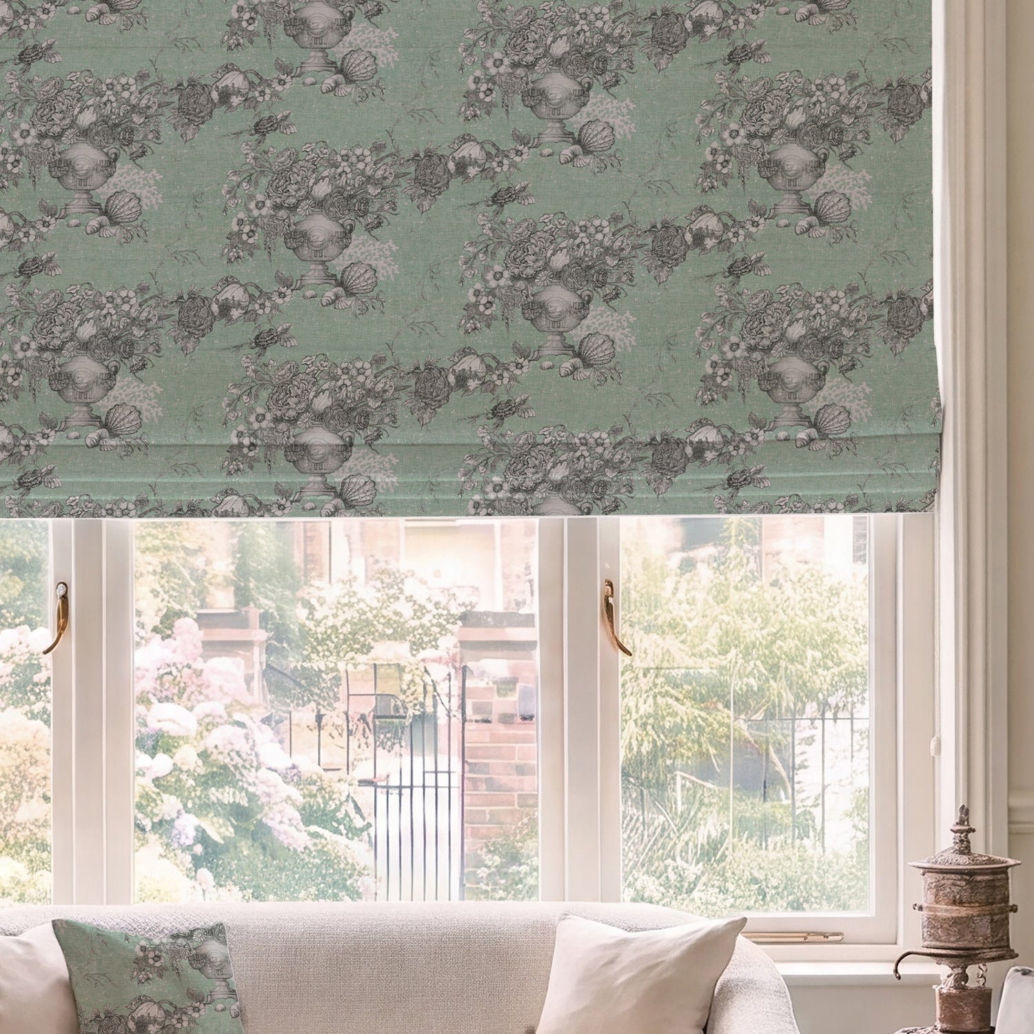 HOUSE Llewelyn-Bowen Vacannes Made To Measure Roman Blind Mistleaf