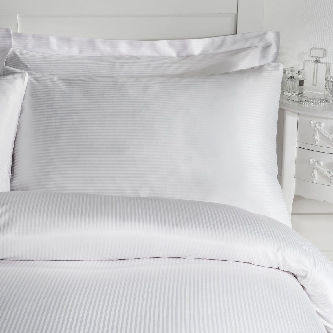 Catherine Lansfield 300 Thread Count Satin Stripe Pillowcase Housewife White