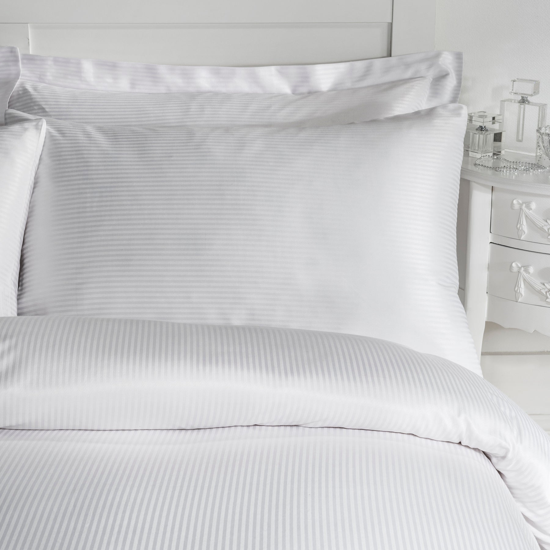 Catherine Lansfield 300 Thread Count Satin Stripe Pillowcase Housewife White