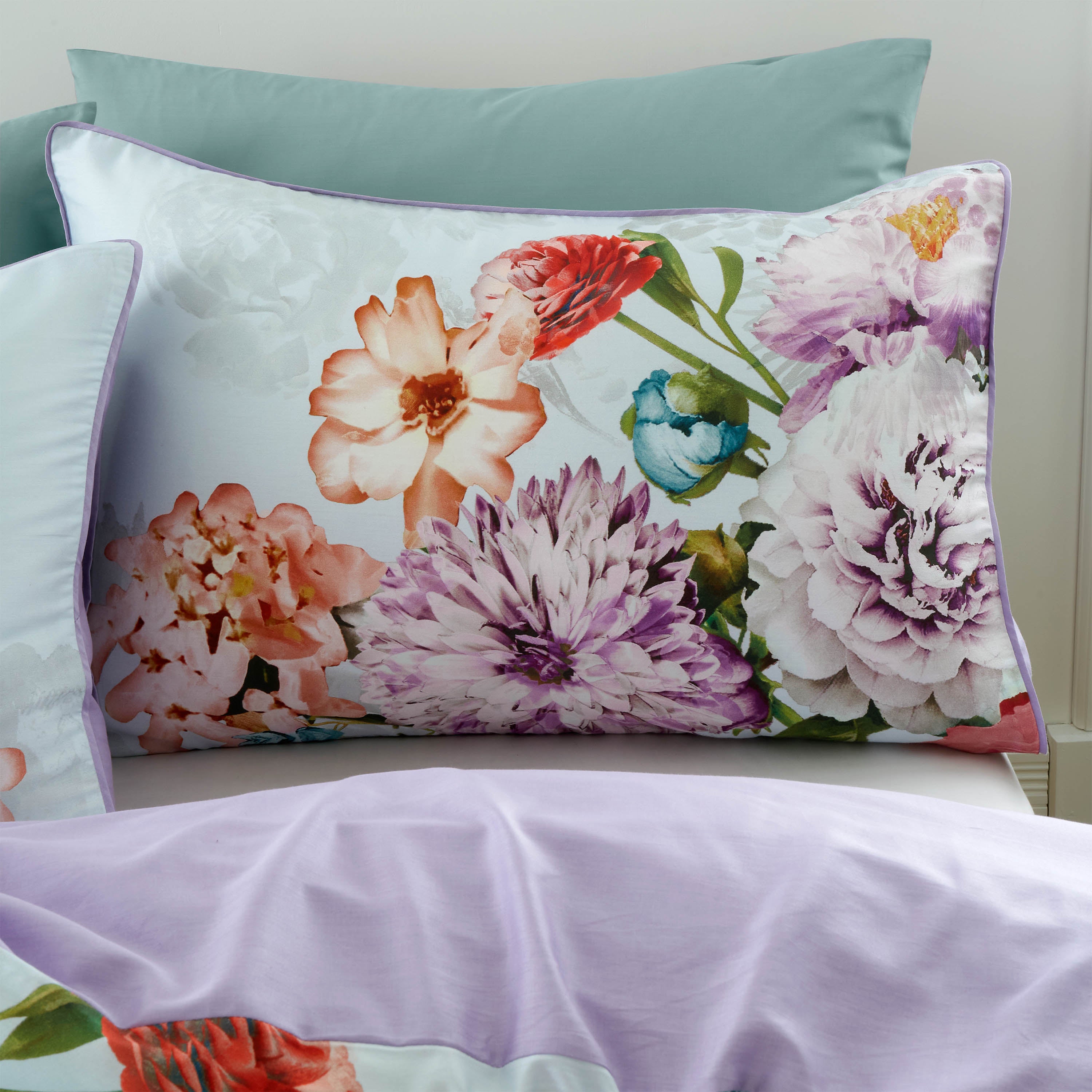 https://www.terrysfabrics.co.uk/cdn/shop/products/amaranth-floral-bedding-set-purple-3.jpg?v=1667295865