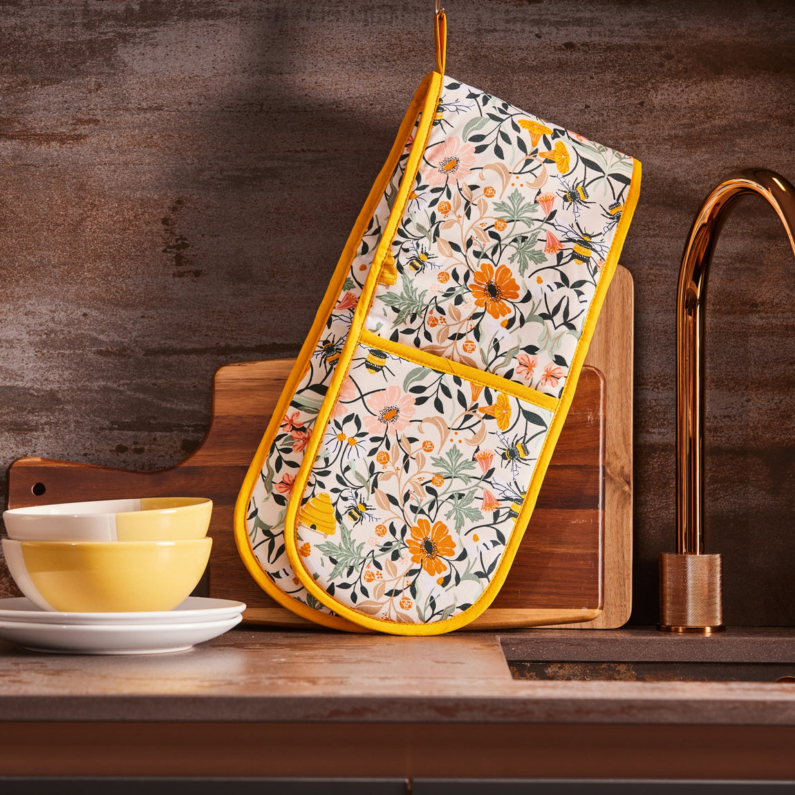 Ulster Weavers Bee Bloom Double Oven Glove Multi