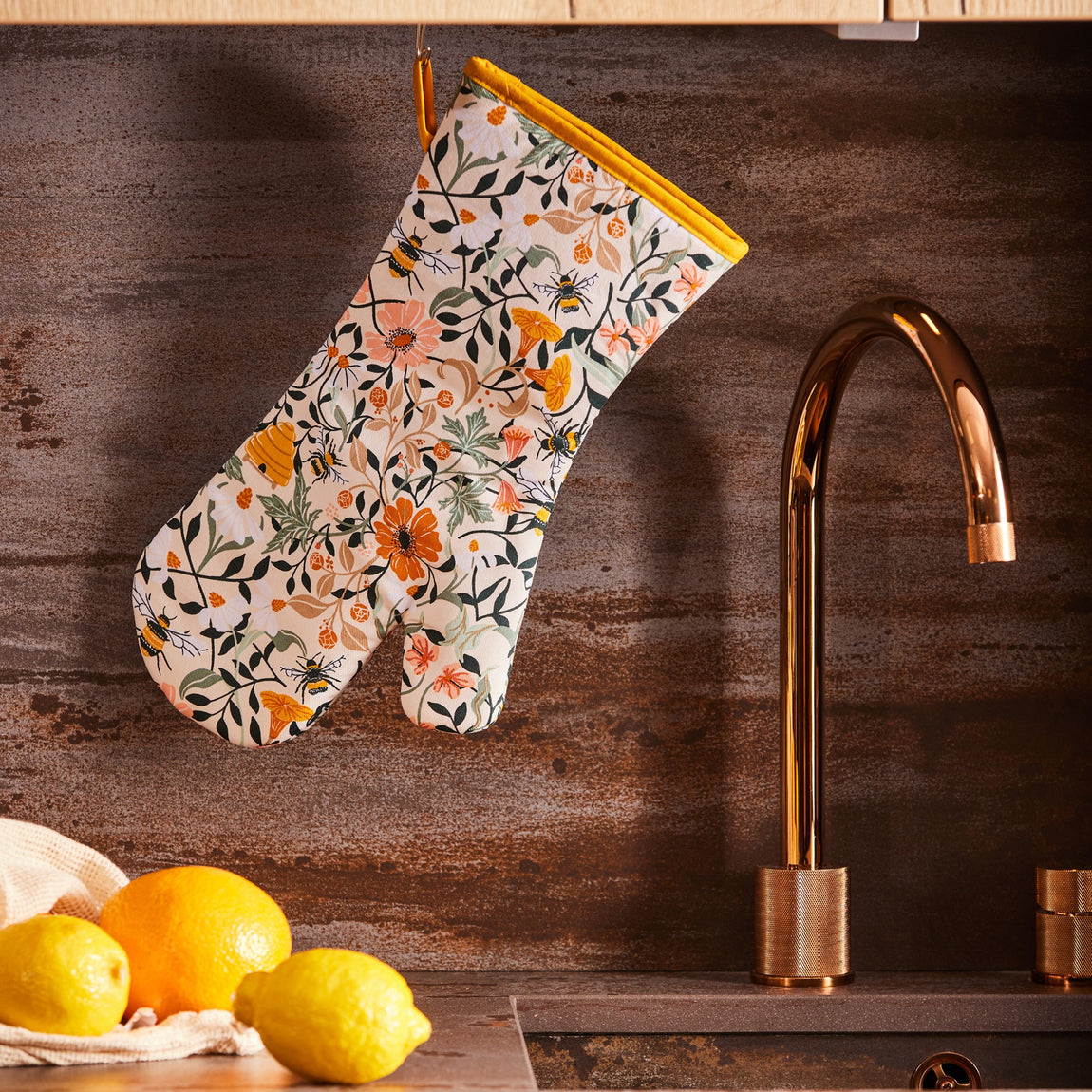 Ulster Weavers Bee Bloom Gauntlet Oven Glove Multi
