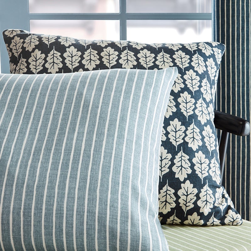 iLiv Oak Leaf Fabric Midnight