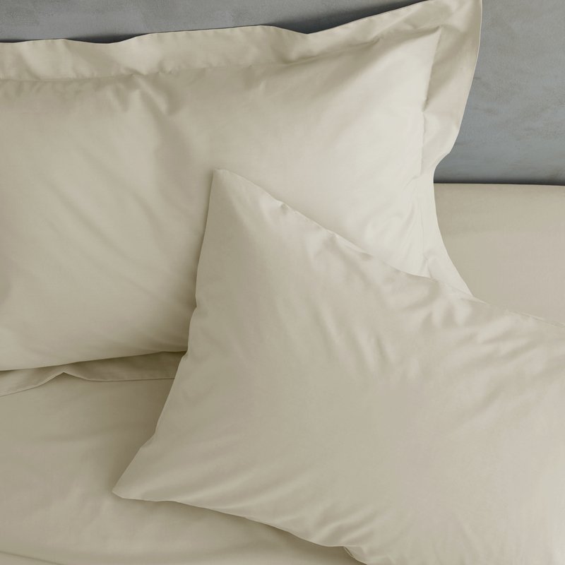 Catherine Lansfield Percale Polycotton Plain Dye Bed Linen Fitted Sheet Cream