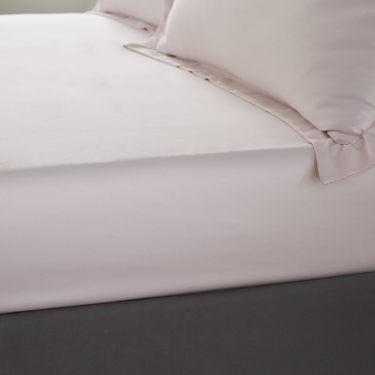 Catherine Lansfield Silky Soft Satin Fitted Sheet Kingsize Blush Pink
